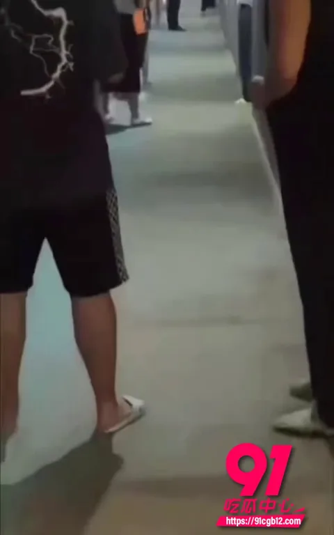 第一次见这样子被抓奸的3 第一次见这样子被抓奸的3