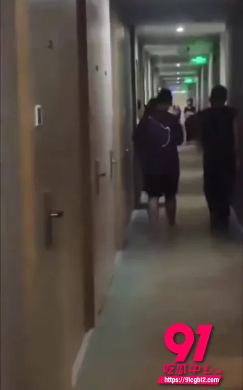 第一次见这样子被抓奸的4 第一次见这样子被抓奸的4