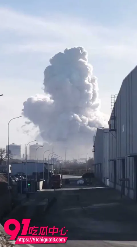 包头市九原区尔甲亥村包钢分厂发生爆炸事故14 包头市九原区尔甲亥村包钢分厂发生爆炸事故14