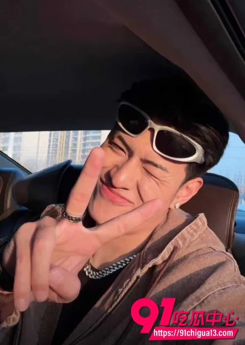 藏族男网红董朱74 藏族男网红董朱74